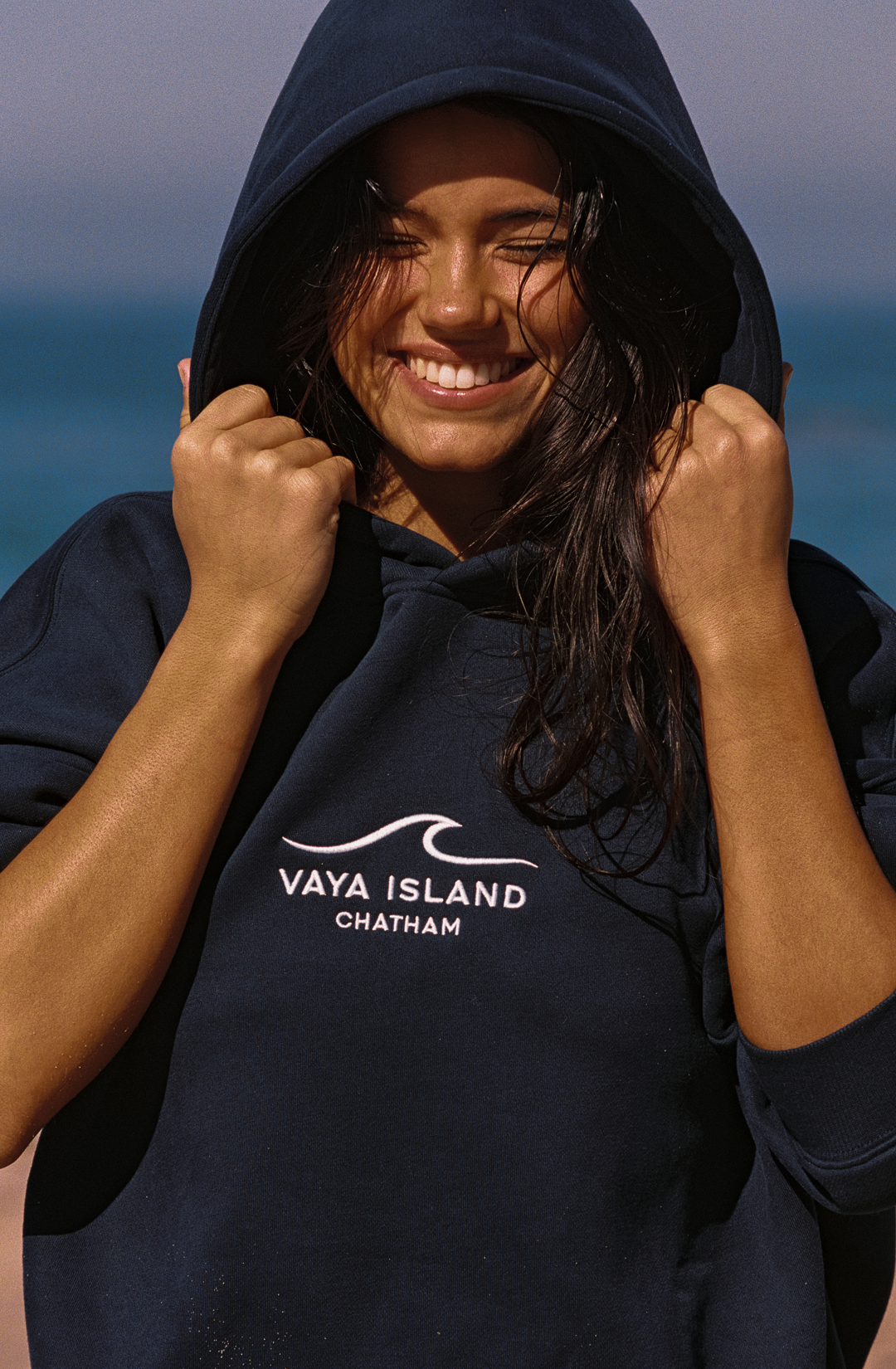 Unisex Embroidered Wave Hoodie (Navy)
